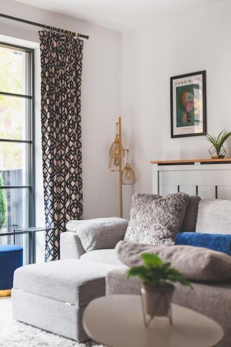 New Luxury 2 Bed Apartment *