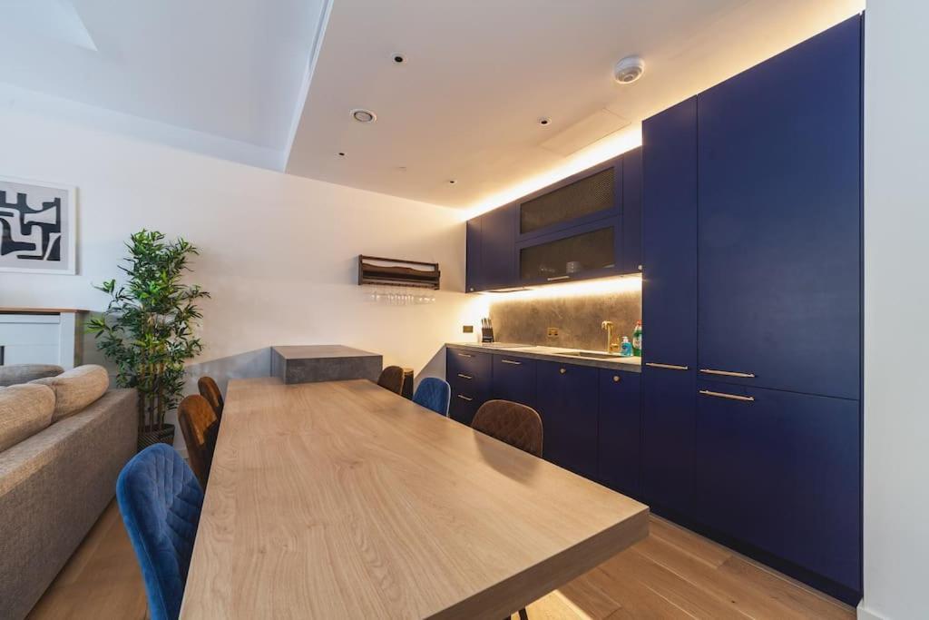 New Luxury 2 Bed * London